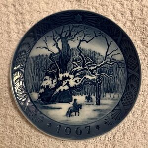 Royal Copenhagen Christmas Plate from 1967, featuring the scene "The Royal Oak"